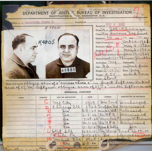 https://www.genealogiafamiliare.it/wp/wp-content/uploads/2018/03/1932-fedina-penale-fbi-di-al-capone-che-mostra-che-la-maggior-parte-delle-sue-accuse-penali-sono-state-respinte.jpg